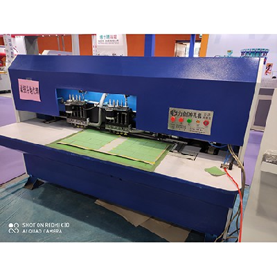數(shù)碼皮革旋轉(zhuǎn)沖孔機